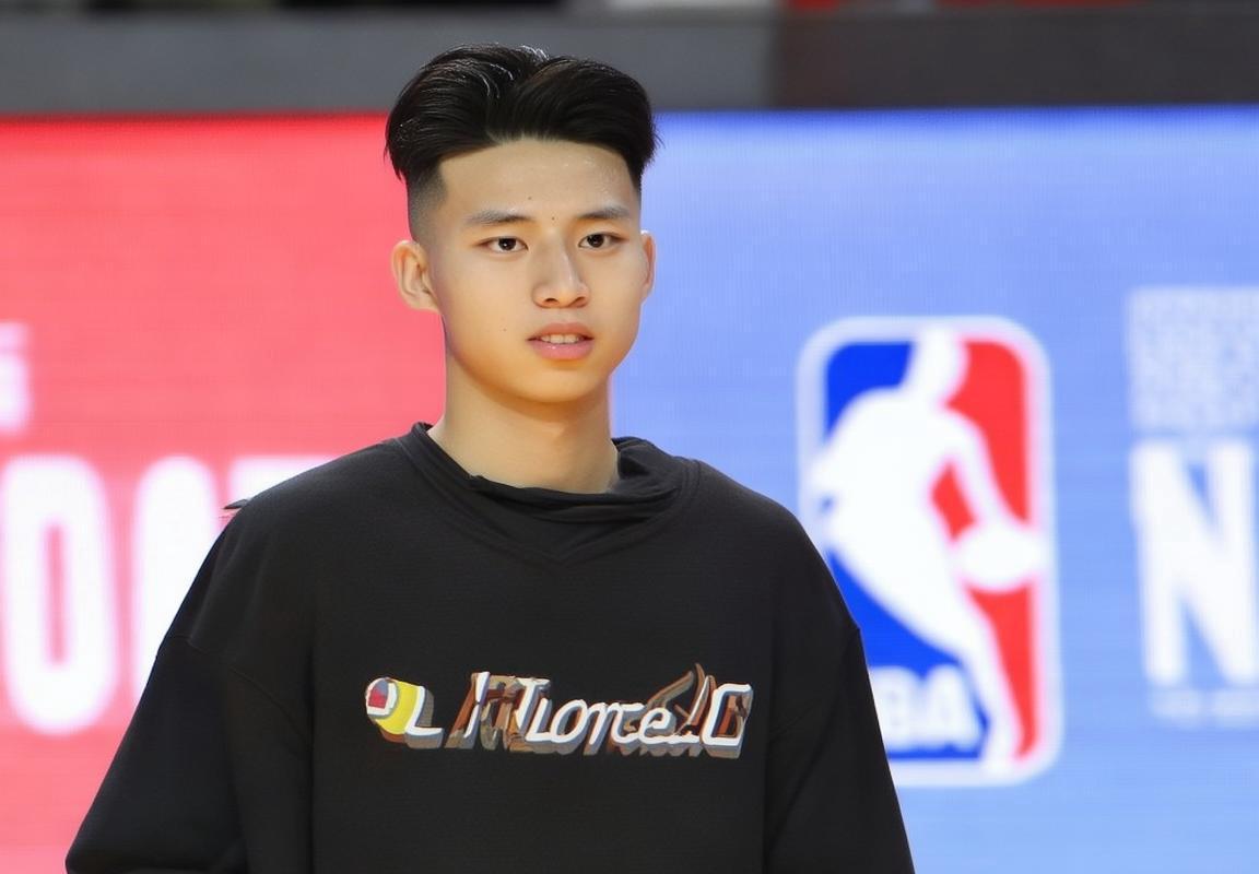 杨瀚森16顺位惊艳NBA选秀勇士失落掘金垂涎开拓者或将迎来新星
